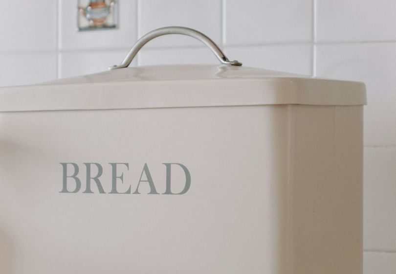 Brödlåda för Köket: Behöver Du En och Hur Väljer Du Rätt Modell