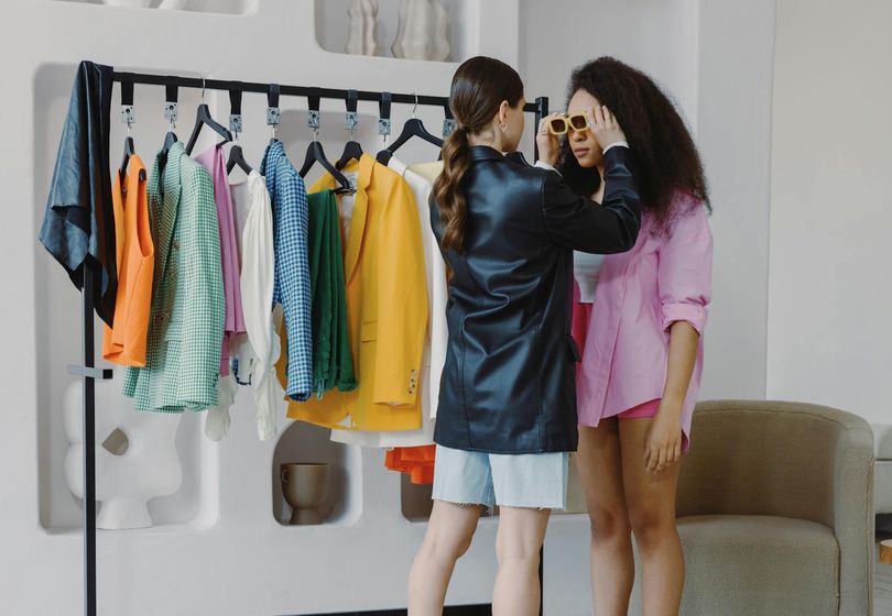 How to Dress Fashionably This Summer Without Overheating: Stylist Tips