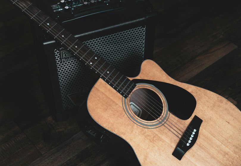 Jak Znaleźć Swój Dźwięk: Przewodnik po Popularnych Instrumentach Muzycznych