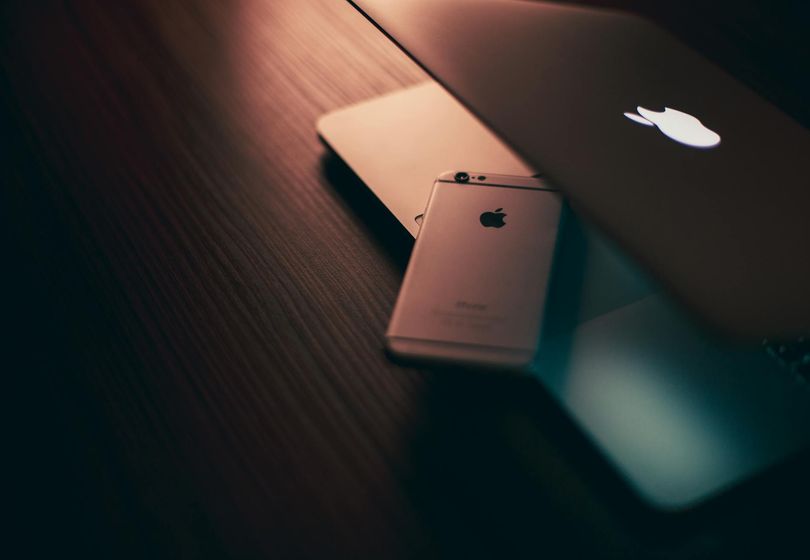 iPhone, MacBook, Dyson — half the price? Only at Refurbed!