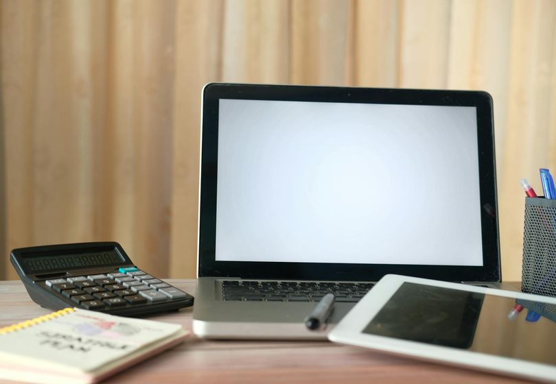 Dispositivos Reacondicionados para el Uso de Oficina: Ahorrar Dinero Sin Perder Rendimiento