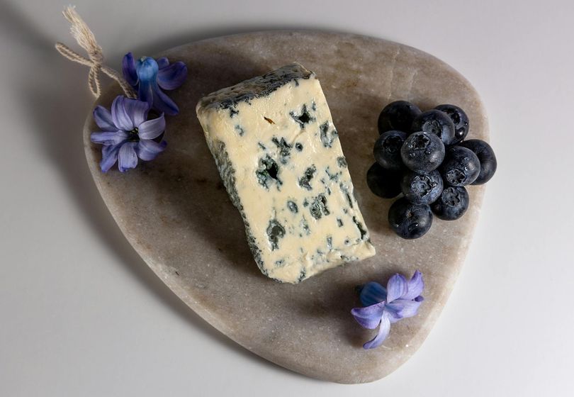 Blue Cheese and Beyond: How to Choose Mold-Ripened Cheeses and Pair Them Perfectly