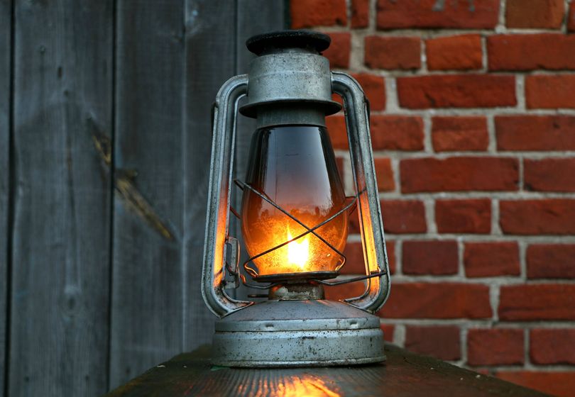 Brighten up your outdoor area: Tips for designing outdoor lighting.
