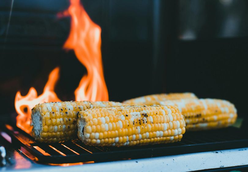 Grilled Corn with Lime and Chili: 3 Sauces for a Perfect Summer