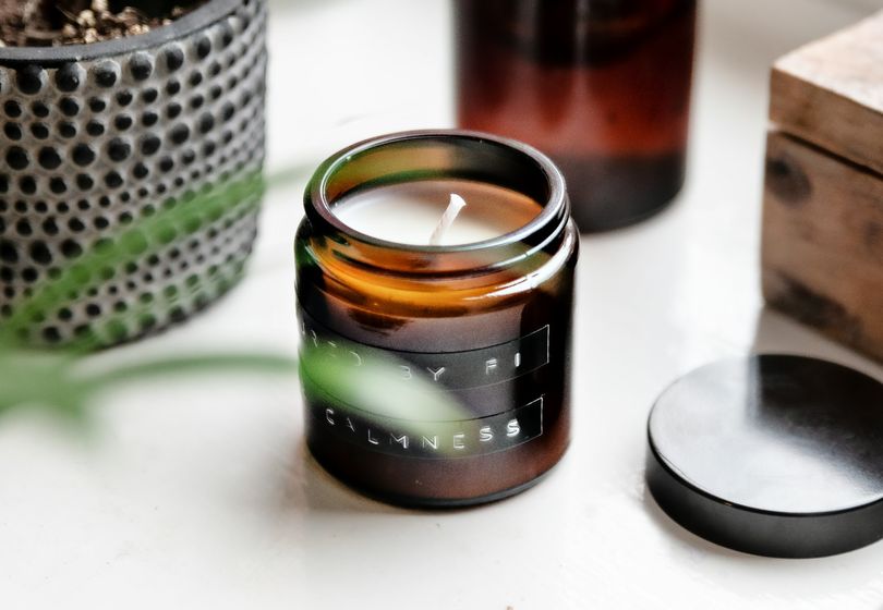 Handcrafted Aroma: Natural Candles That Captivate from the First Breath