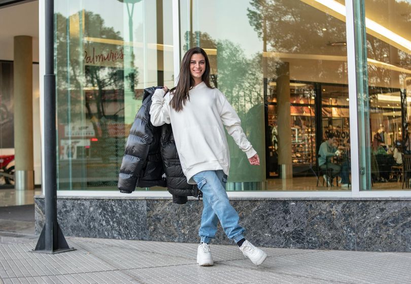 Como Estilizar Roupas Oversized e Parecer na Moda
