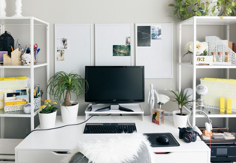 The Ideal Workspace 2025: Monitor, Keyboard, Audio—What to Choose?