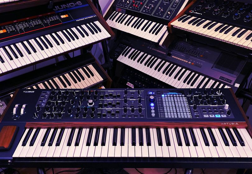 Vintage Synthesizere fra 80'erne: Hvorfor Deres Lyd Igen er Trendende